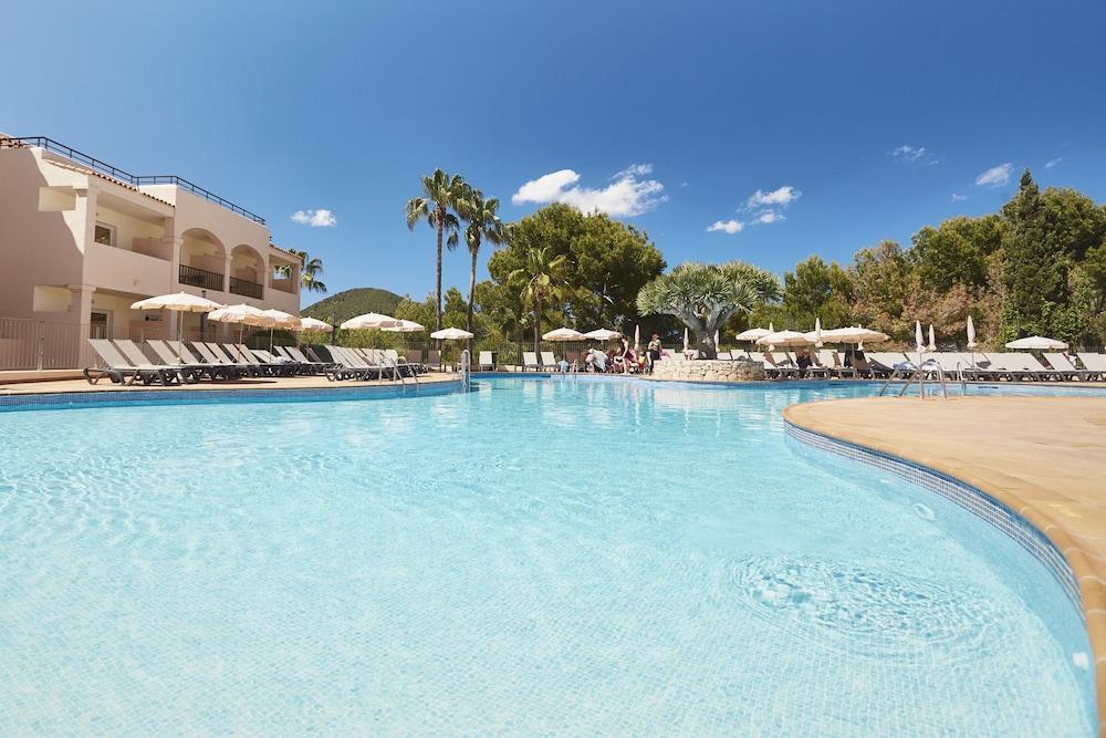 Invisa Hotel Club Cala Blanca Playa DPlaya Des Figueral Exterior foto