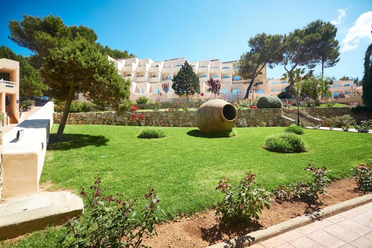 Invisa Hotel Club Cala Blanca Playa DPlaya Des Figueral Exterior foto