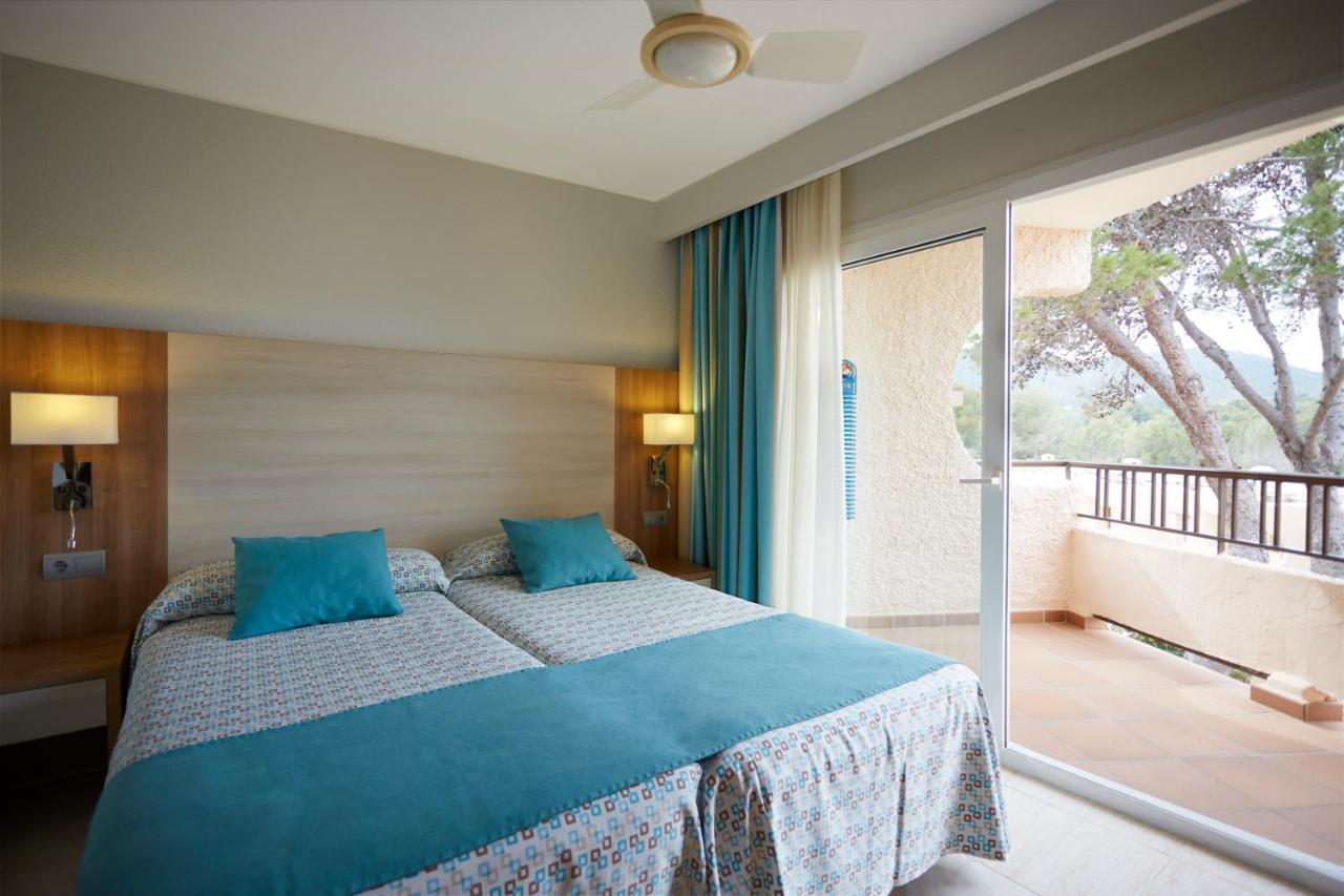 Invisa Hotel Club Cala Blanca Playa DPlaya Des Figueral Exterior foto