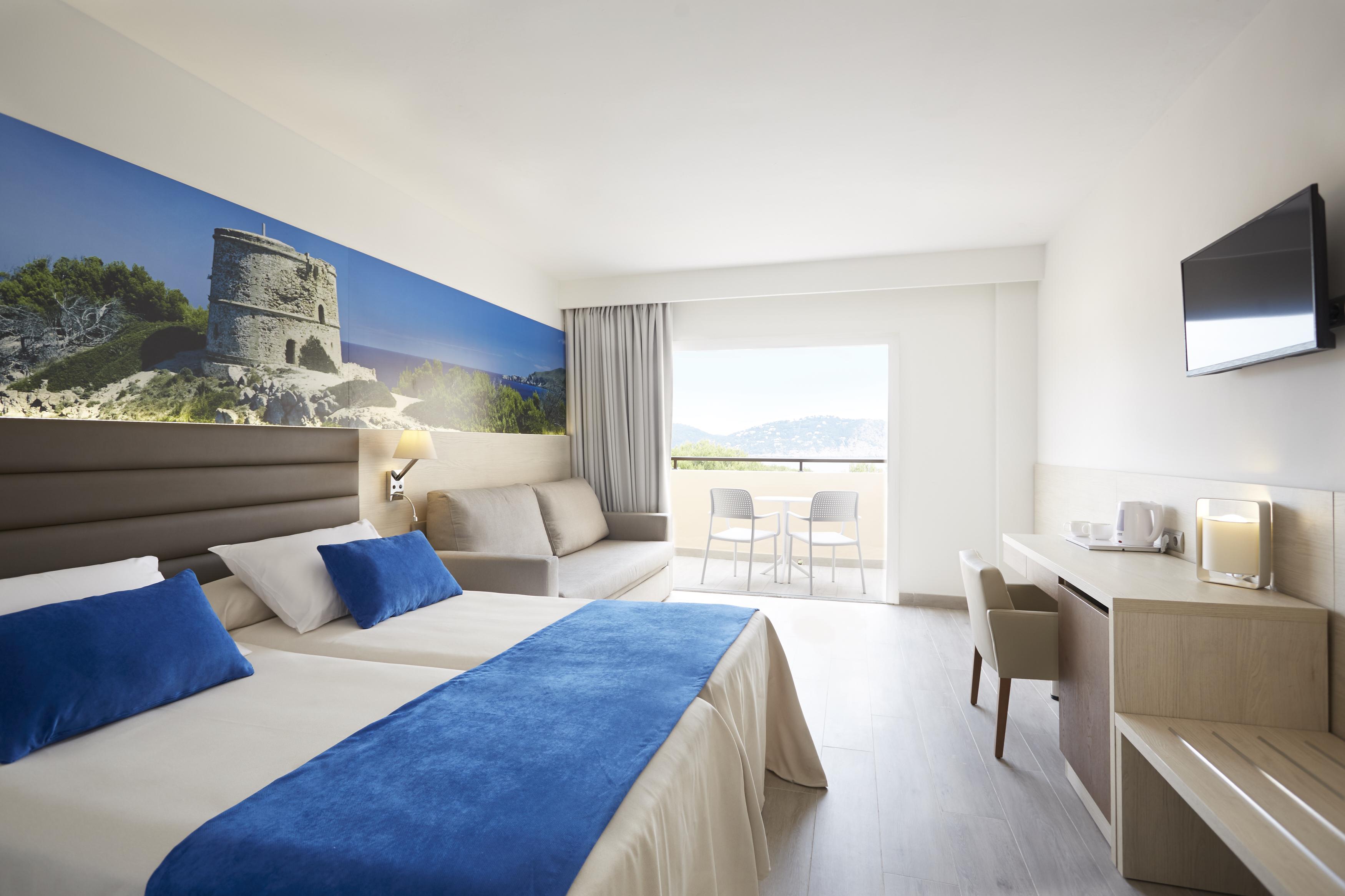 Invisa Hotel Club Cala Blanca Playa DPlaya Des Figueral Exterior foto