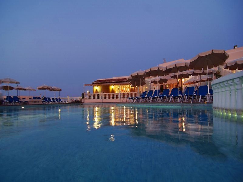 Invisa Hotel Club Cala Blanca Playa DPlaya Des Figueral Facilidades foto